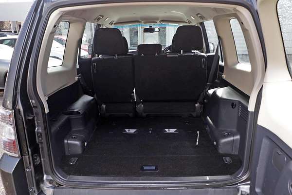 2013 Mitsubishi Pajero GLX NW