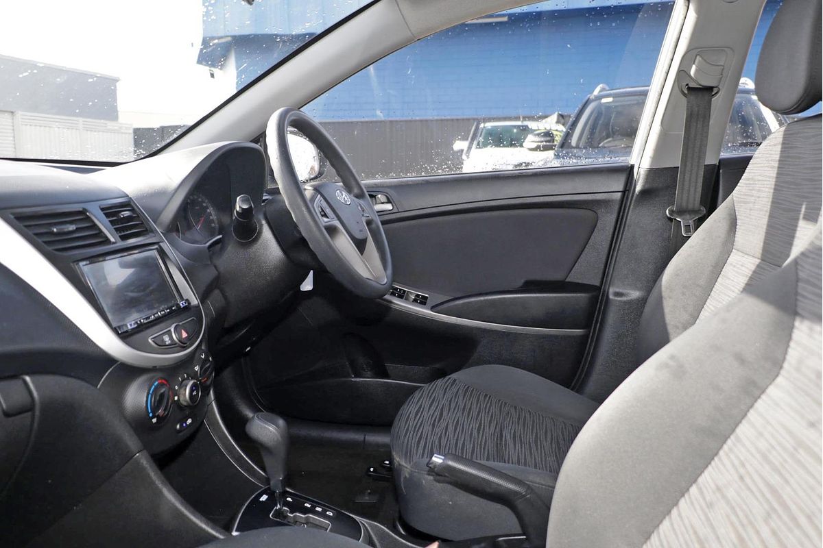 2016 Hyundai Accent Active RB3