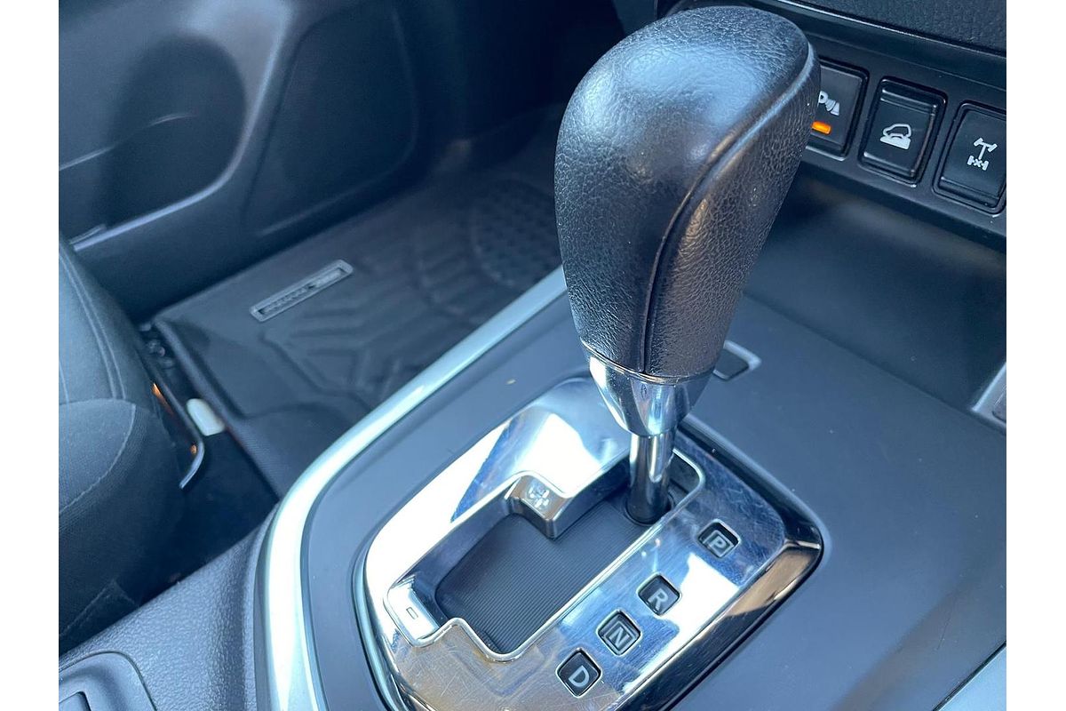 2022 Nissan Navara ST D23 4X4
