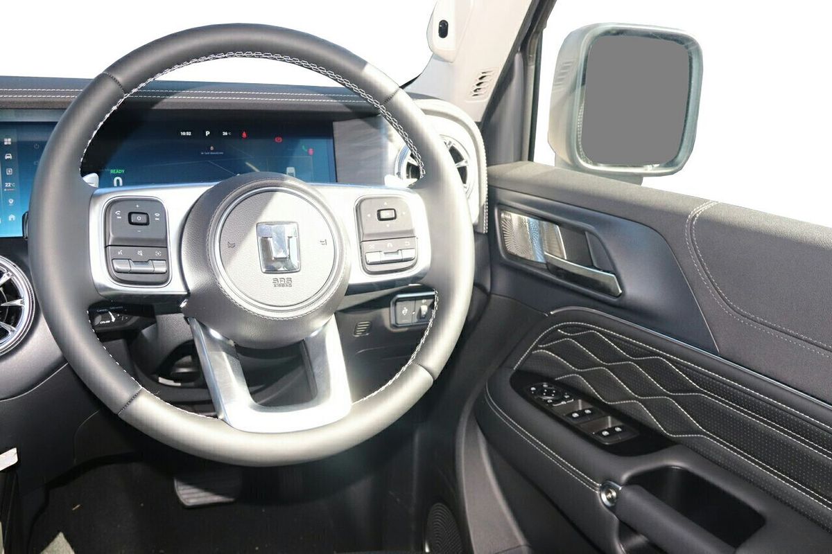 2025 GWM Tank 300 Ultra Hybrid P01