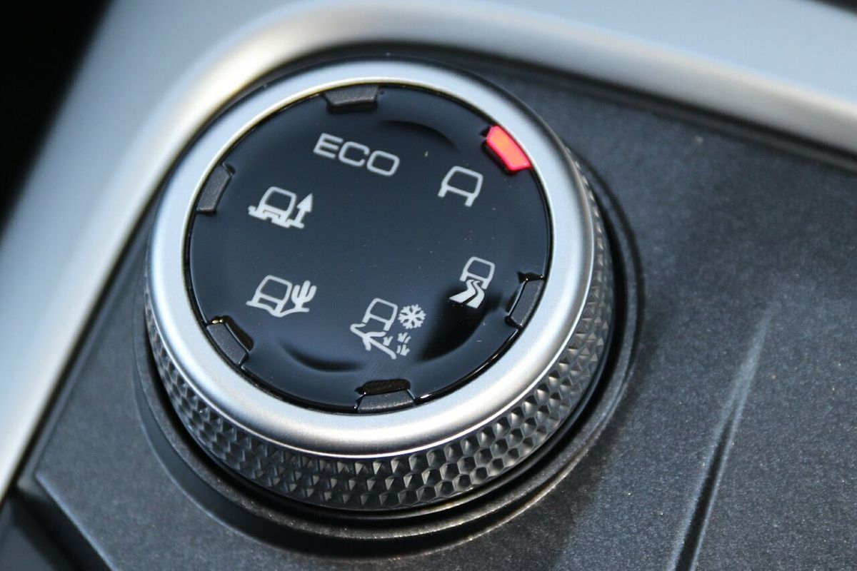 2025 GWM Tank 300 Ultra Hybrid P01