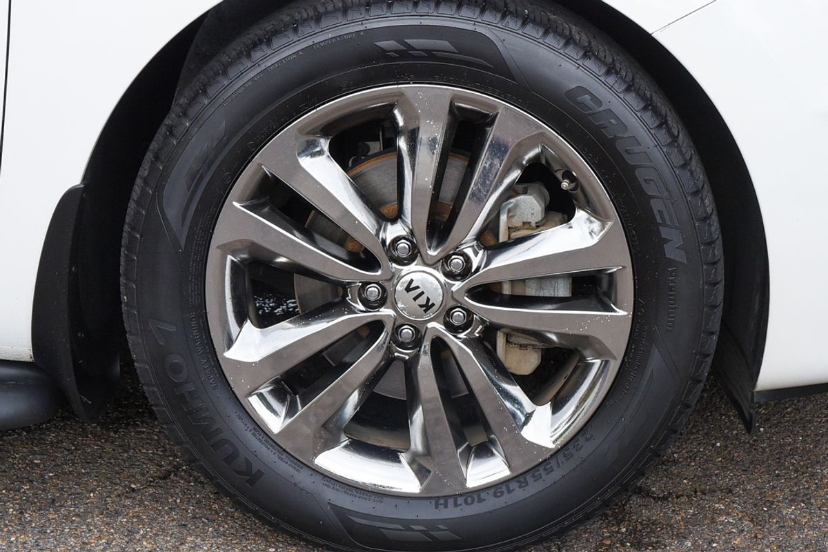 2017 Kia Carnival Platinum YP