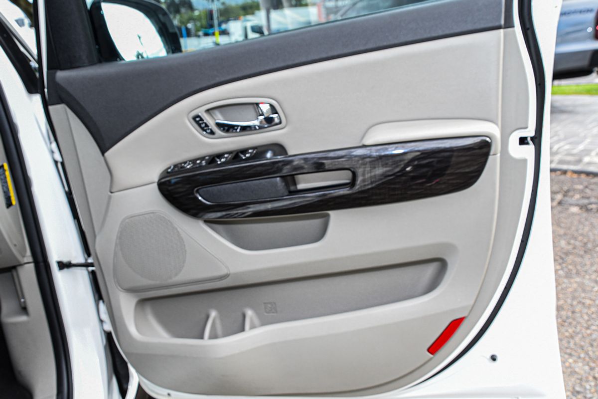 2017 Kia Carnival Platinum YP