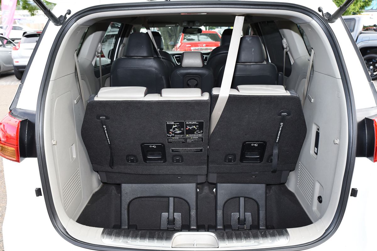 2017 Kia Carnival Platinum YP