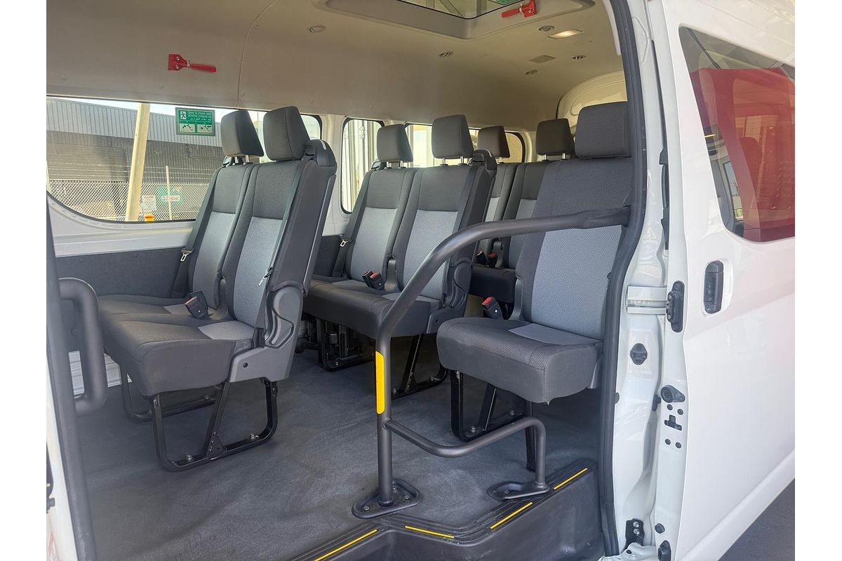 2022 Toyota Hiace Commuter GDH322R