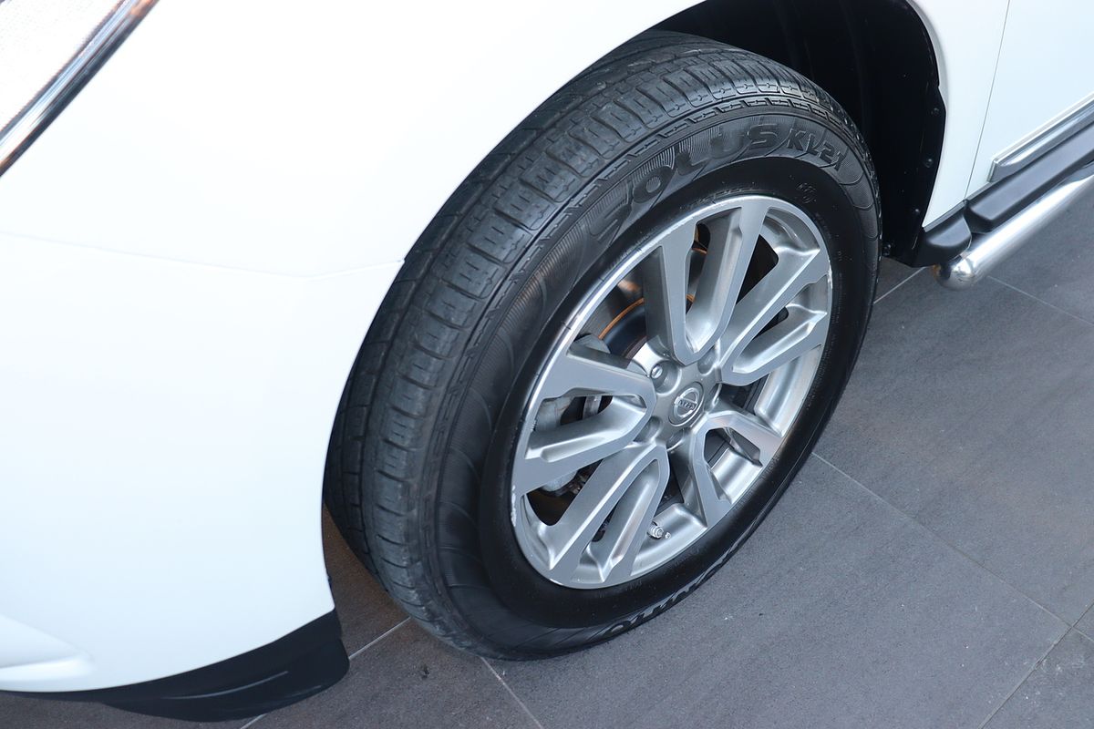 2016 Nissan Pathfinder ST-L NO OPTION PACK R52