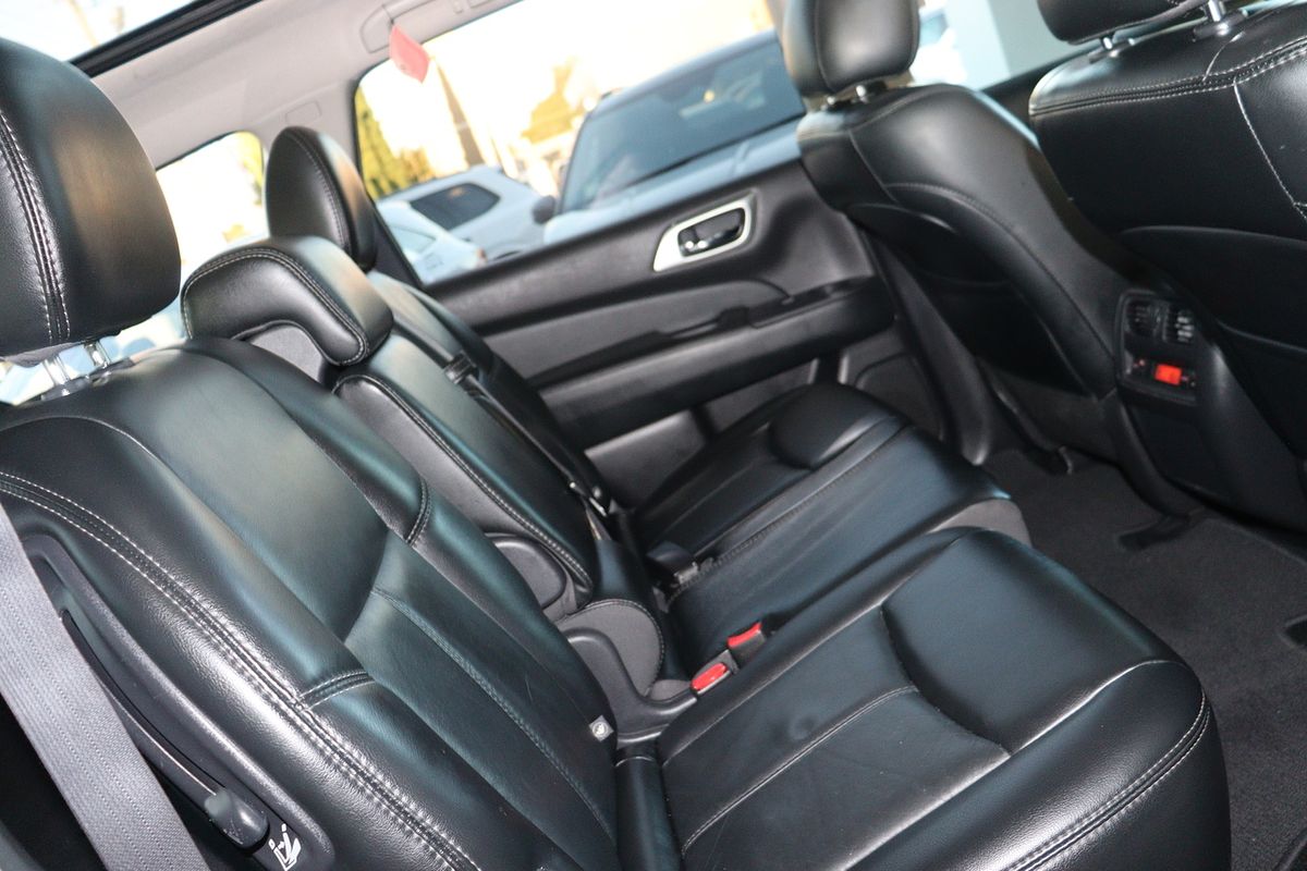 2016 Nissan Pathfinder ST-L NO OPTION PACK R52
