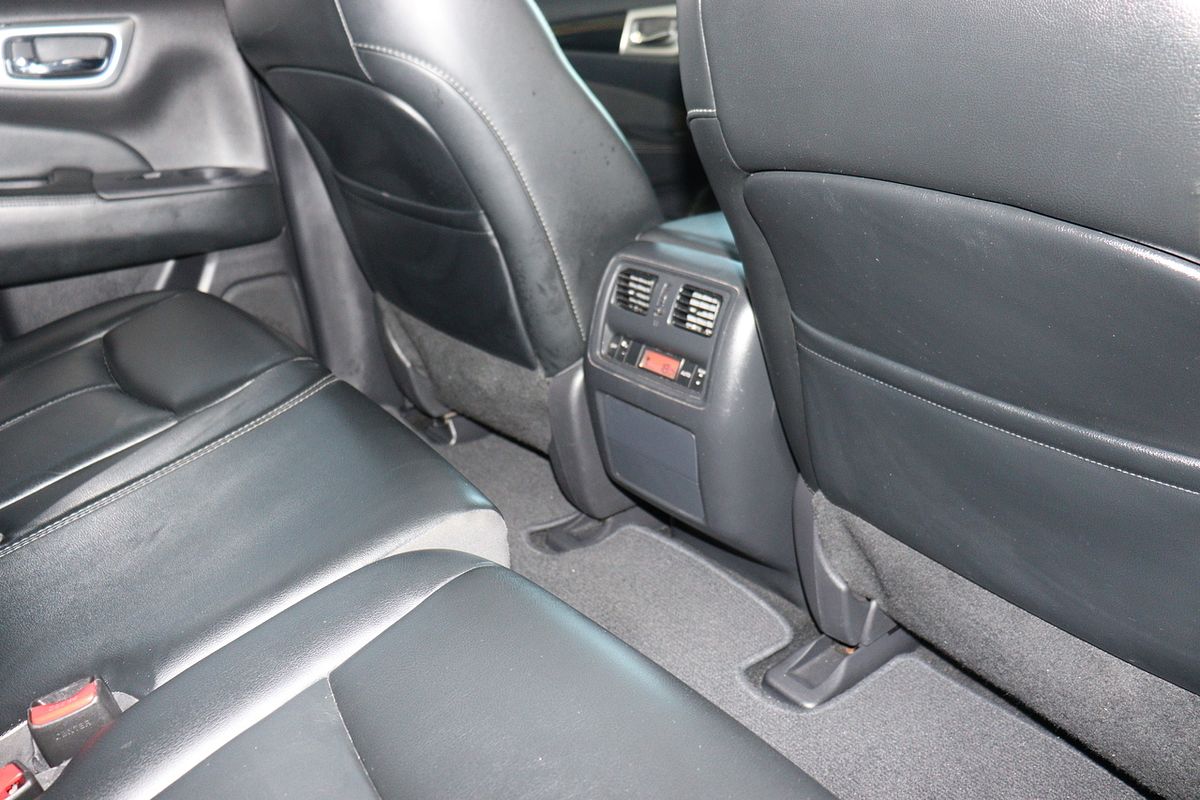 2016 Nissan Pathfinder ST-L NO OPTION PACK R52