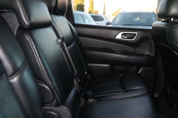 2016 Nissan Pathfinder ST-L NO OPTION PACK R52