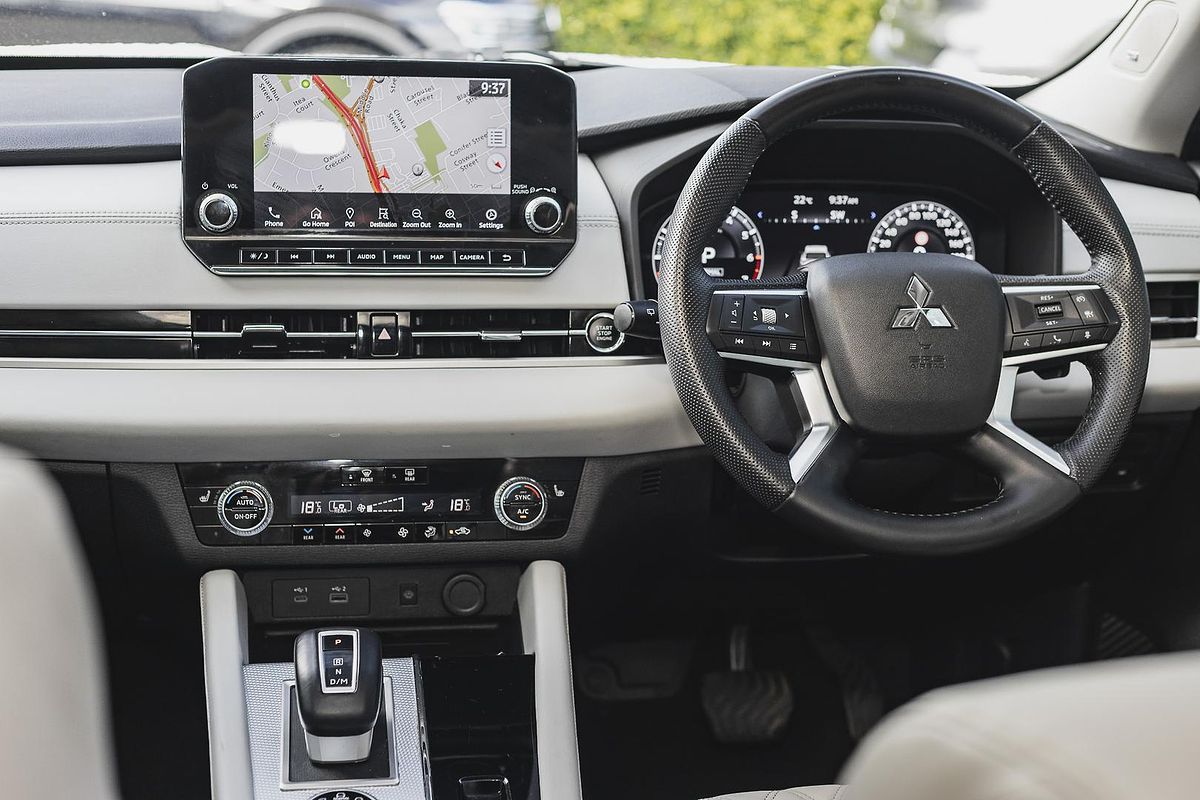 2022 Mitsubishi Outlander Exceed ZM