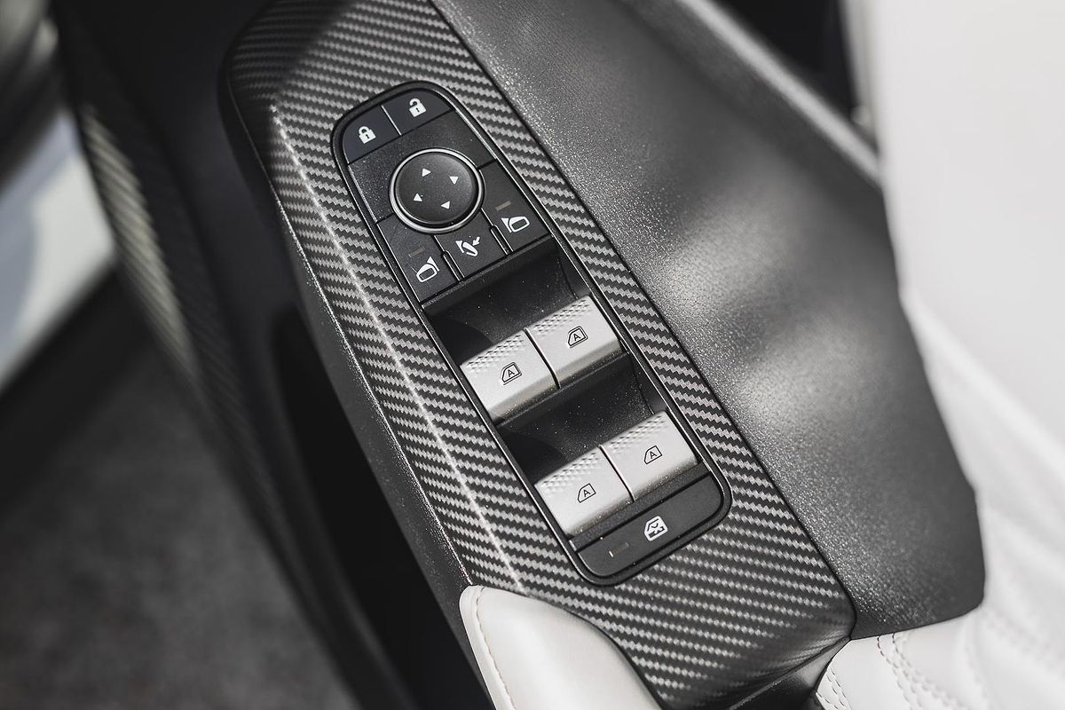 2022 Mitsubishi Outlander Exceed ZM