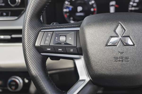 2022 Mitsubishi Outlander Exceed ZM