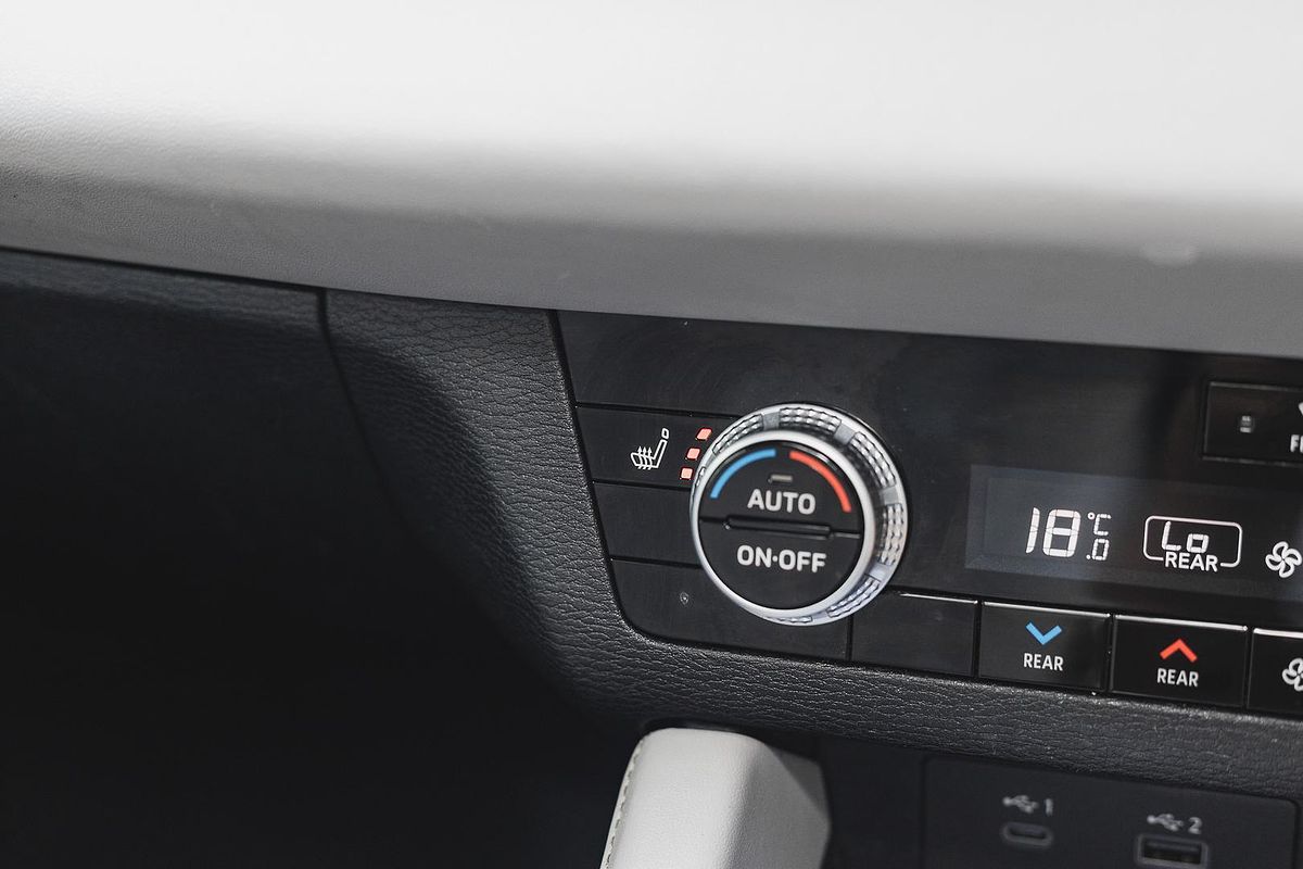 2022 Mitsubishi Outlander Exceed ZM