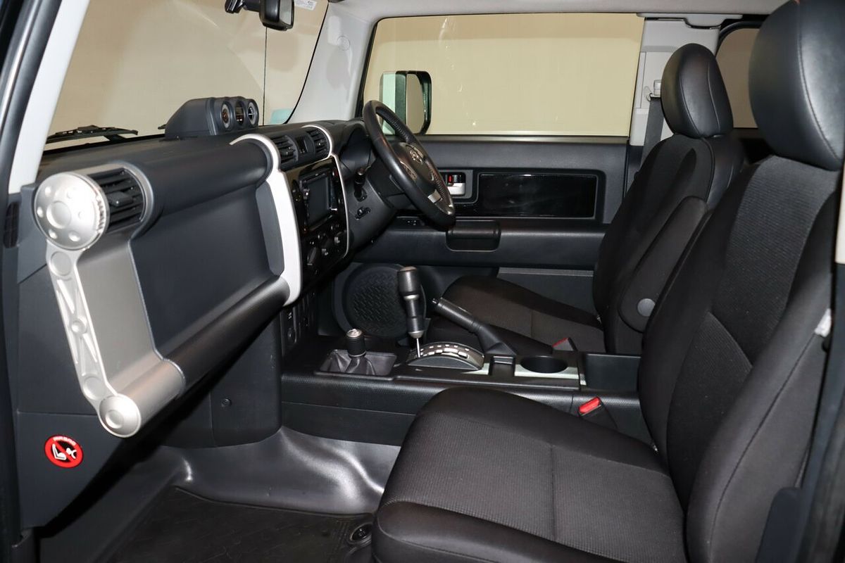 2014 Toyota FJ Cruiser GSJ15R