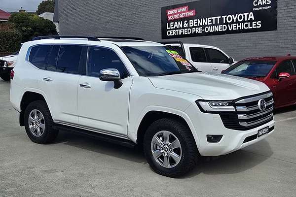 2023 Toyota Landcruiser Sahara FJA300R