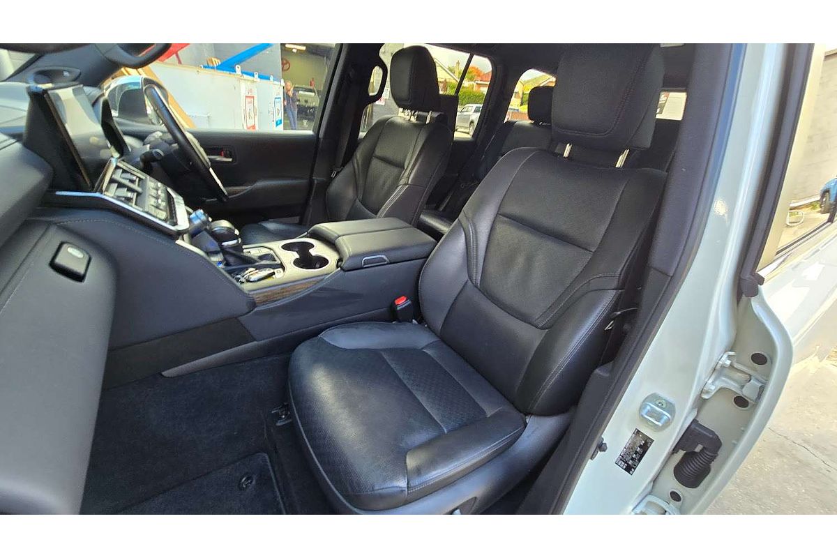 2023 Toyota Landcruiser Sahara FJA300R