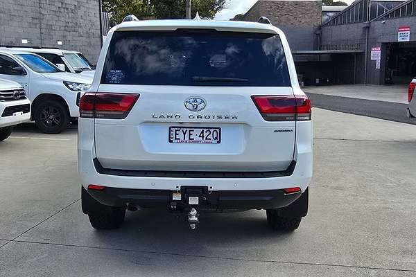 2023 Toyota Landcruiser Sahara FJA300R