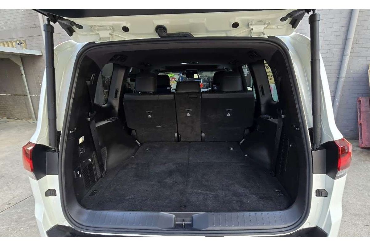 2023 Toyota Landcruiser Sahara FJA300R