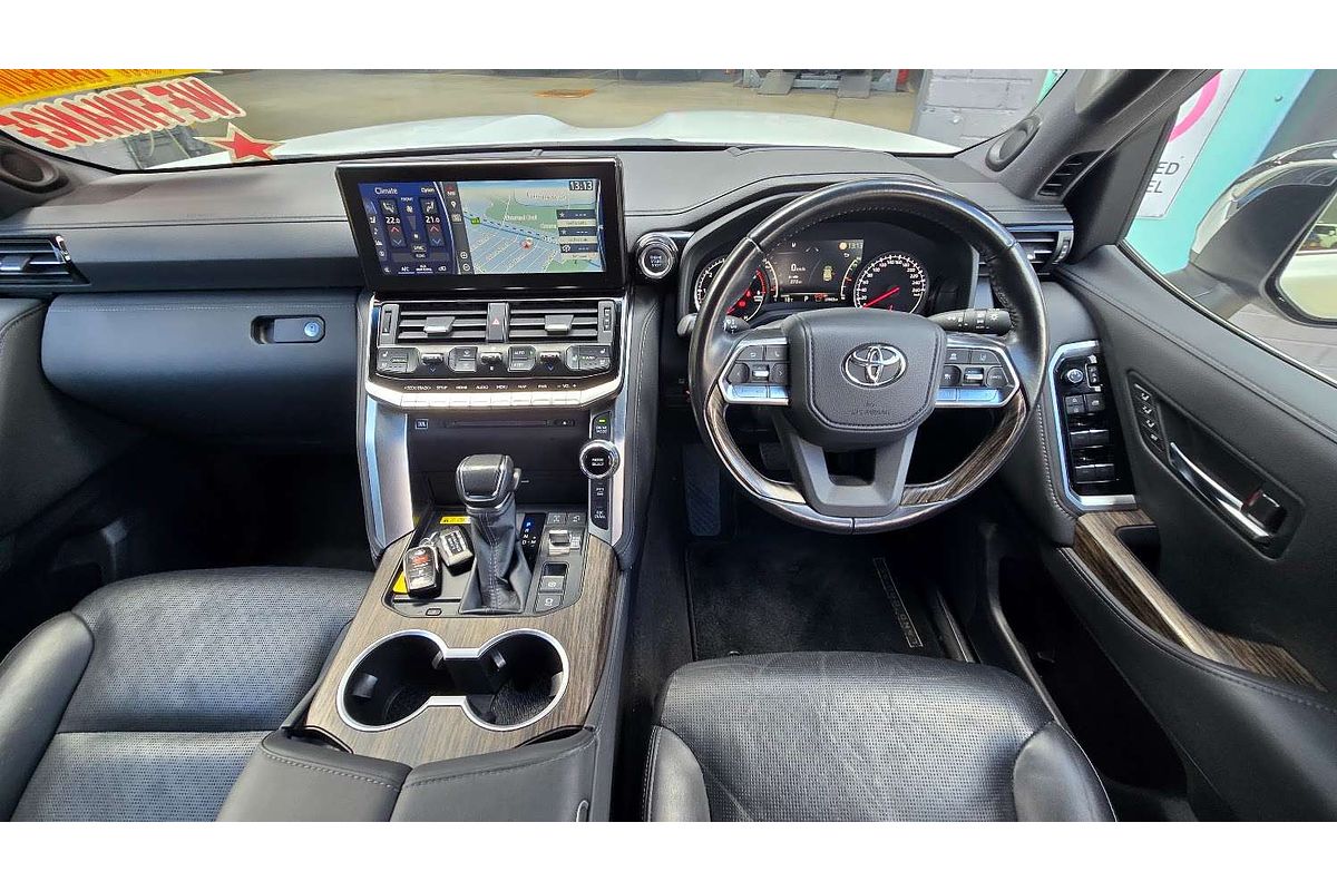 2023 Toyota Landcruiser Sahara FJA300R