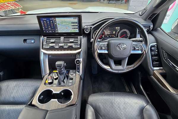 2023 Toyota Landcruiser Sahara FJA300R