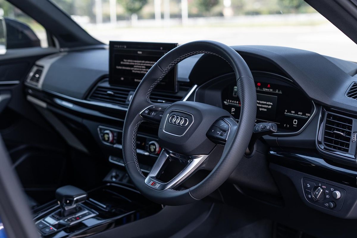 2023 Audi Q5 45 TFSI Dynamic Black FY