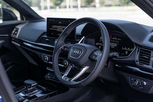 2023 Audi Q5 45 TFSI Dynamic Black FY