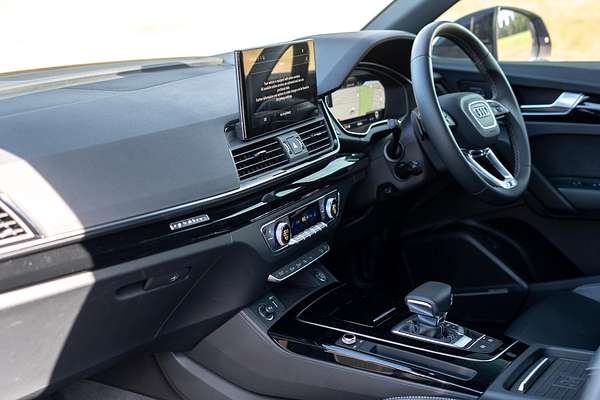 2023 Audi Q5 45 TFSI Dynamic Black FY