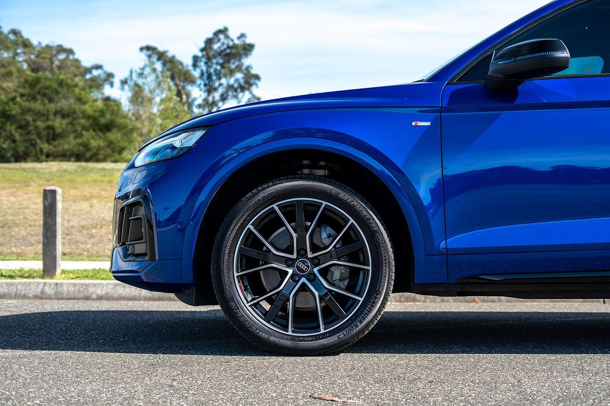 2023 Audi Q5 45 TFSI Dynamic Black FY