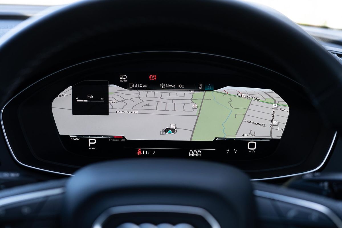 2023 Audi Q5 45 TFSI Dynamic Black FY