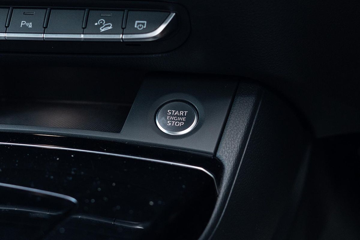 2023 Audi Q5 45 TFSI Dynamic Black FY