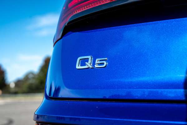 2023 Audi Q5 45 TFSI Dynamic Black FY