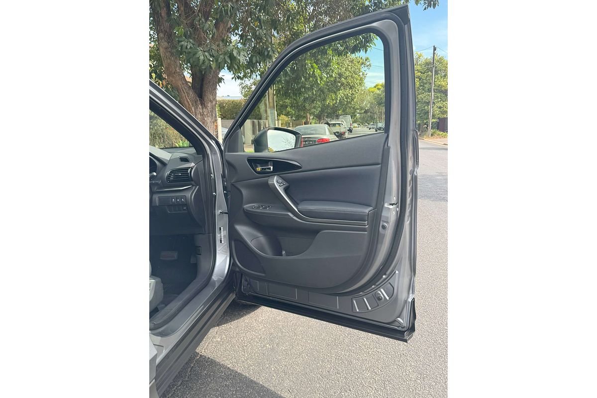 2024 Mitsubishi Eclipse Cross LS Black Edition YB