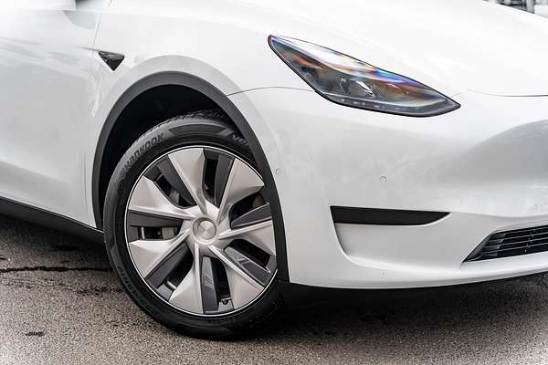 2023 Tesla Model Y Rear-Wheel Drive