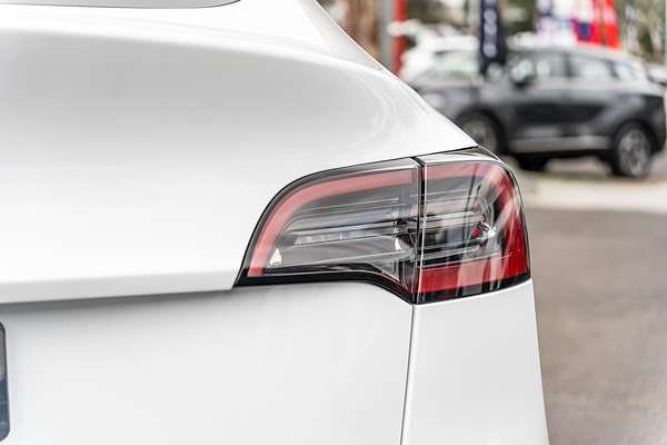 2023 Tesla Model Y Rear-Wheel Drive