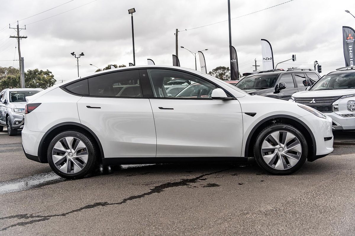 2023 Tesla Model Y Rear-Wheel Drive