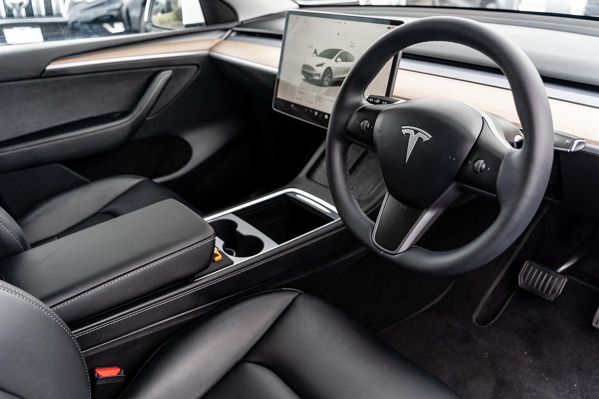 2023 Tesla Model Y Rear-Wheel Drive
