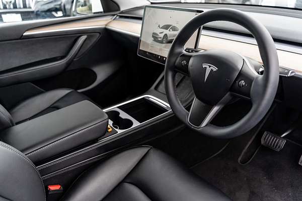 2023 Tesla Model Y Rear-Wheel Drive
