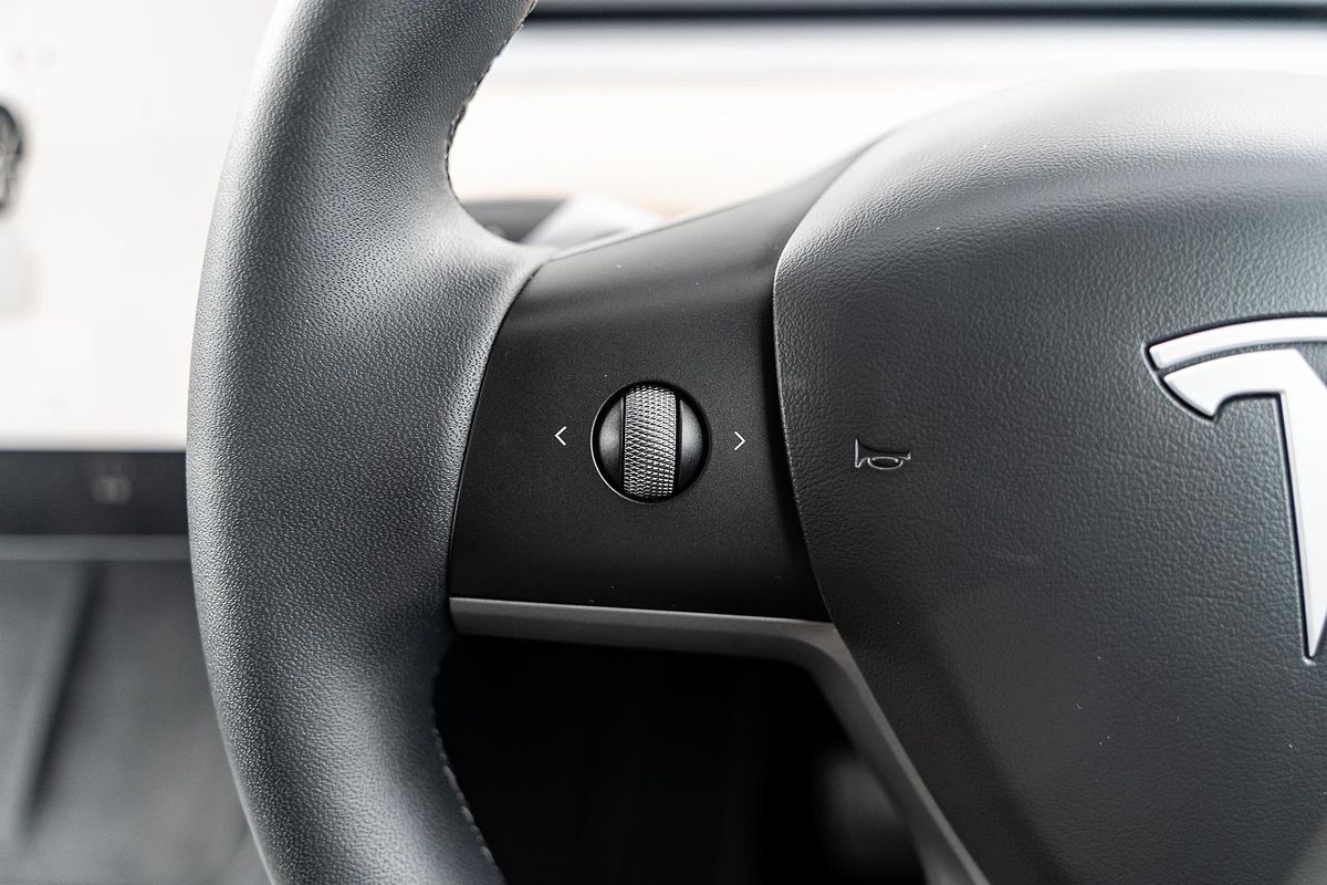 2023 Tesla Model Y Rear-Wheel Drive