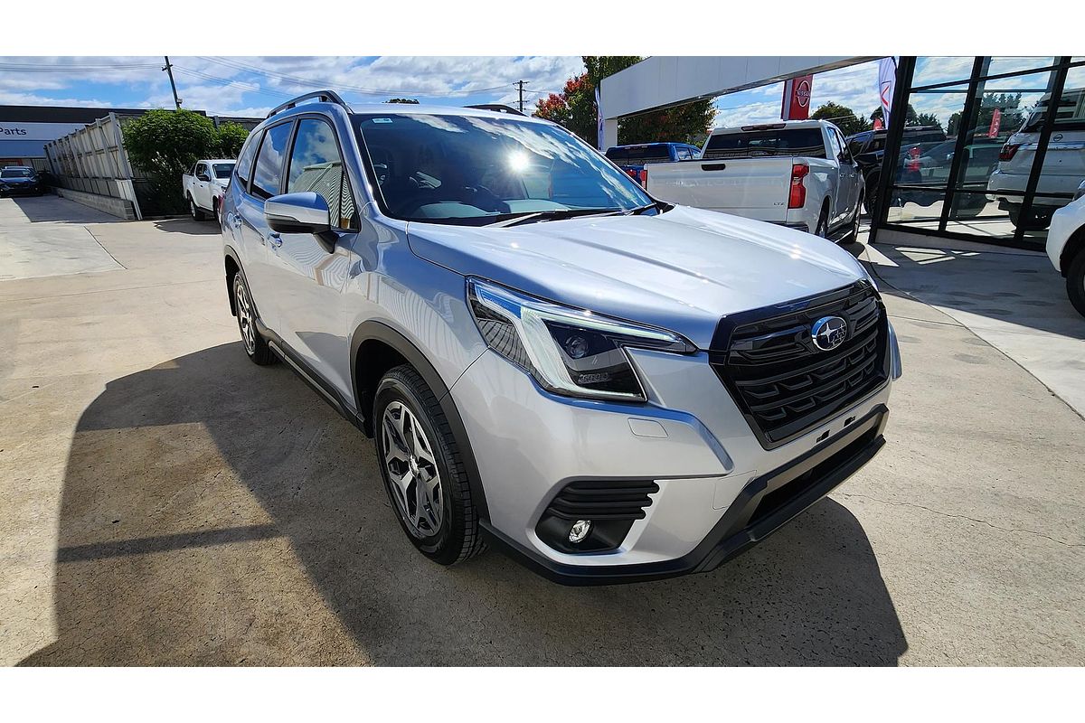 2025 Subaru Forester 2.5i Luxury Special Edition S5