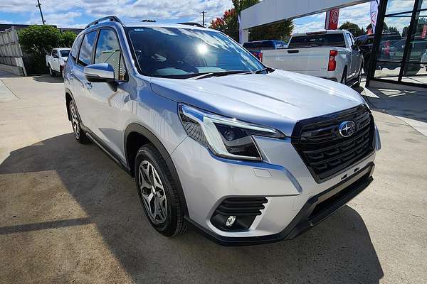 2025 Subaru Forester 2.5i Luxury Special Edition S5