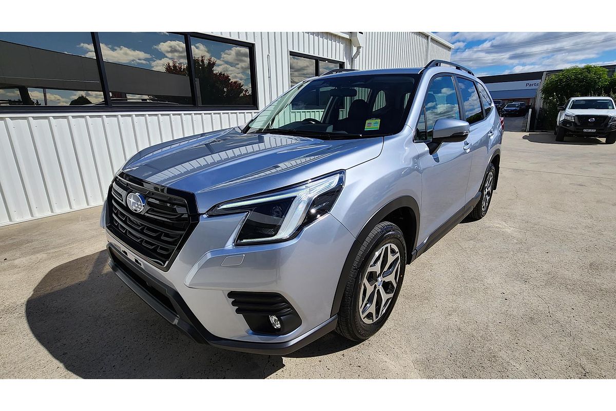 2025 Subaru Forester 2.5i Luxury Special Edition S5