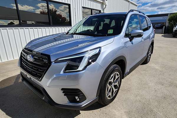 2025 Subaru Forester 2.5i Luxury Special Edition S5