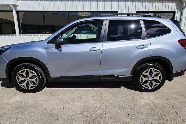 2025 Subaru Forester 2.5i Luxury Special Edition S5