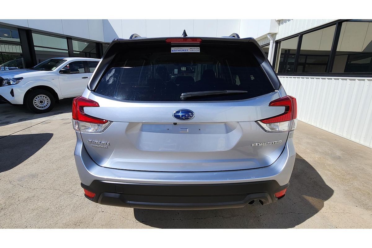 2025 Subaru Forester 2.5i Luxury Special Edition S5