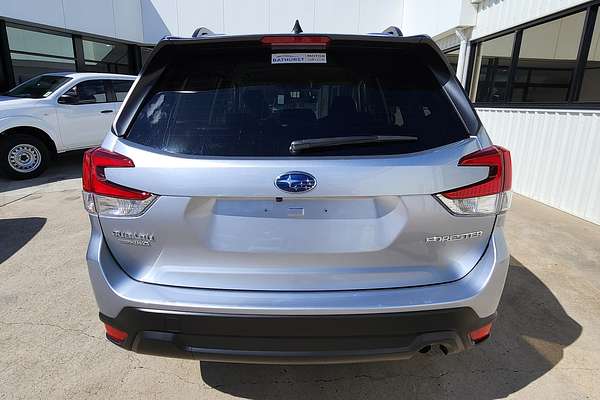 2025 Subaru Forester 2.5i Luxury Special Edition S5