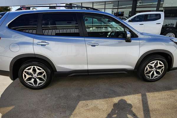 2025 Subaru Forester 2.5i Luxury Special Edition S5