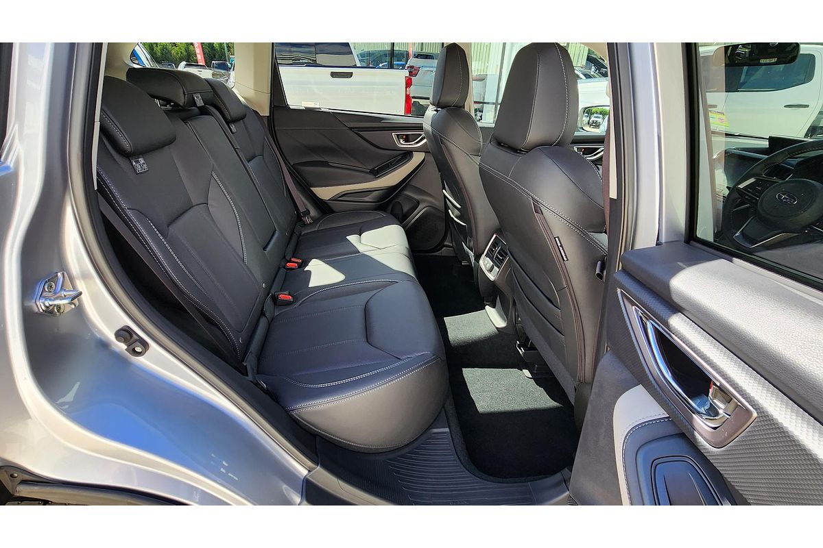2025 Subaru Forester 2.5i Luxury Special Edition S5