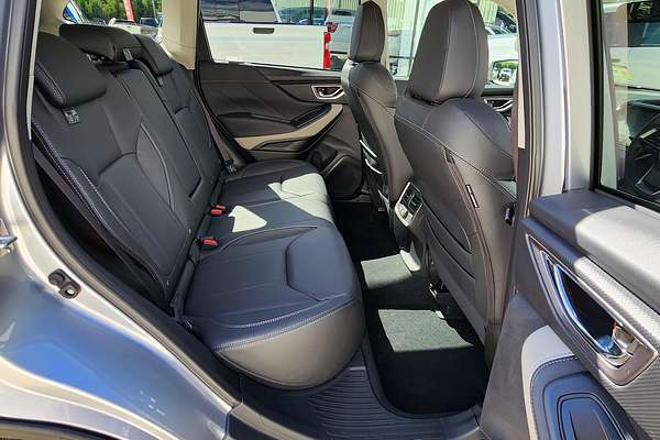 2025 Subaru Forester 2.5i Luxury Special Edition S5
