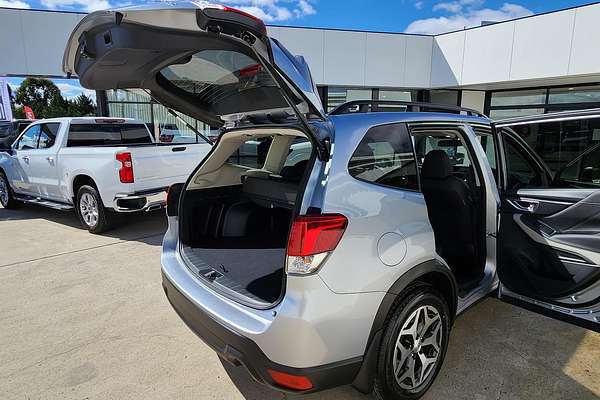 2025 Subaru Forester 2.5i Luxury Special Edition S5