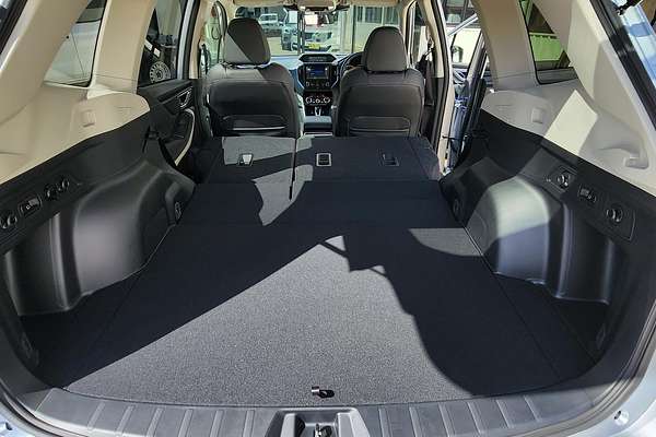 2025 Subaru Forester 2.5i Luxury Special Edition S5